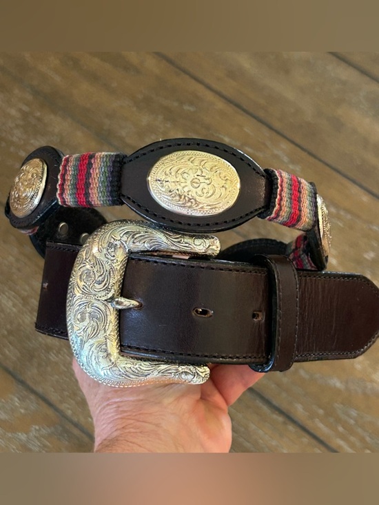 Vintage Tony Lama Western Southwestern Aztec & Silver Concho Black Leather Belt main image 15